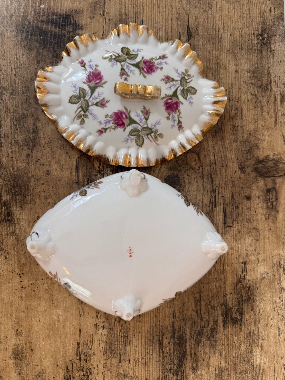 Vintage Porcelain Rose Trinket Box with Lid & Gold Trim - Picture 7 of 9